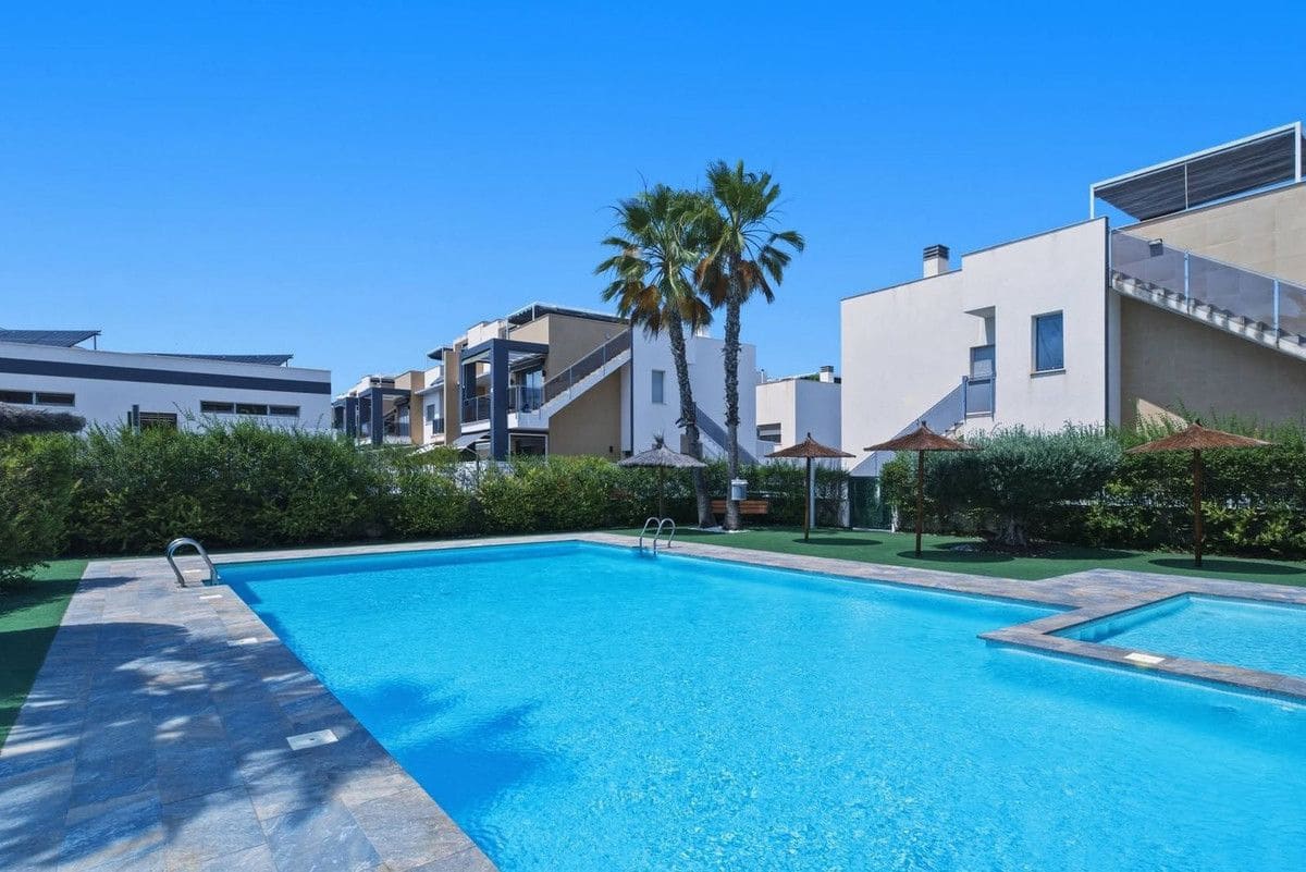 3 soveværelse Lejlighed til salg i Guardamar del Segura med swimmingpool - € 299.000 (Ref: 10017952)