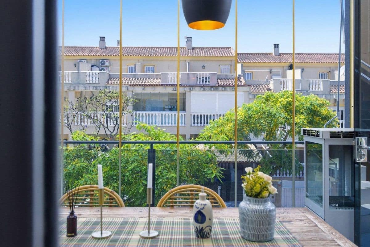 3 soveværelse Lejlighed til salg i Guardamar del Segura med swimmingpool - € 299.000 (Ref: 10017952)