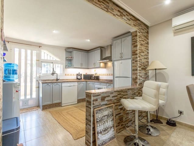 2 slaapkamer Villa te koop in Orihuela Costa, Orihuela met zwembad - € 209.000 (Ref: 10017953)