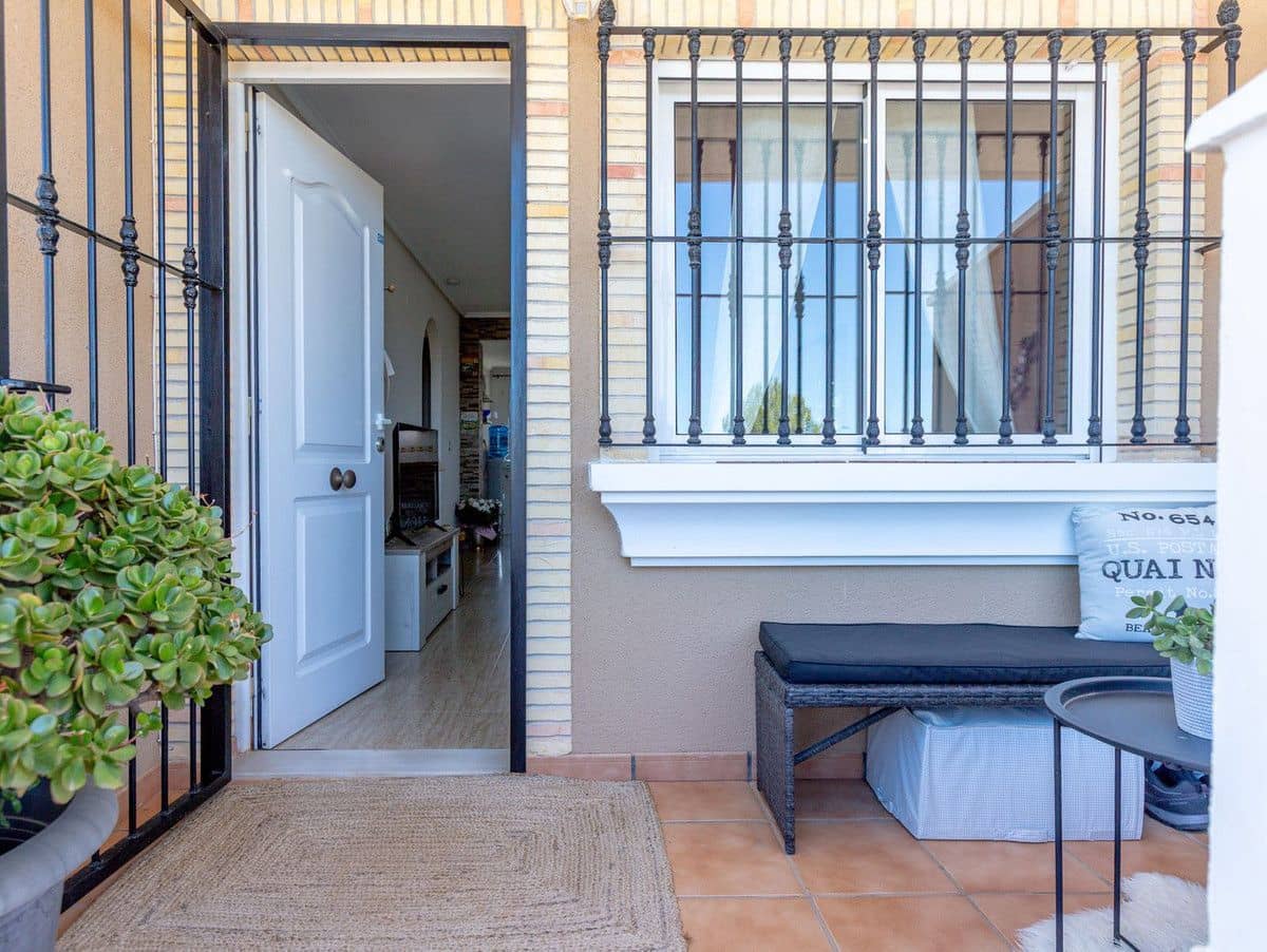 2 slaapkamer Villa te koop in Orihuela Costa met zwembad - € 209.000 (Ref: 10017953)