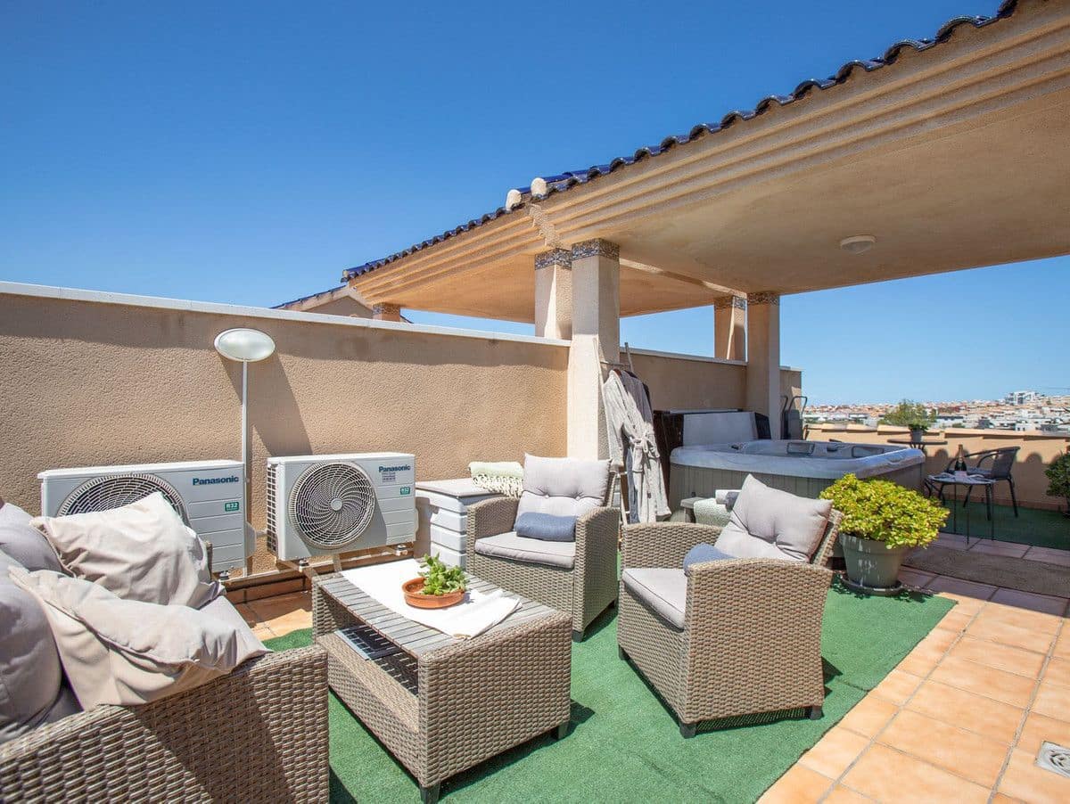 2 slaapkamer Villa te koop in Orihuela Costa met zwembad - € 209.000 (Ref: 10017953)
