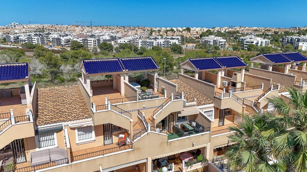 2 slaapkamer Villa te koop in Orihuela Costa met zwembad - € 209.000 (Ref: 10017953)