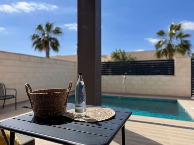 3 chambre Villa/Maison à vendre à Doña Pepa, Rojales avec piscine - 389 000 € (Ref: 10017955)