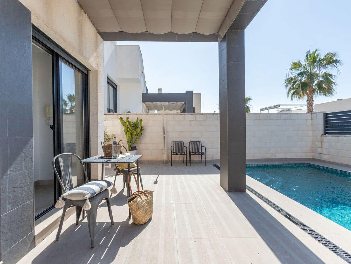 3 bedroom Villa for sale in Dona Pepa with pool - € 389,000 (Ref: 10017955)