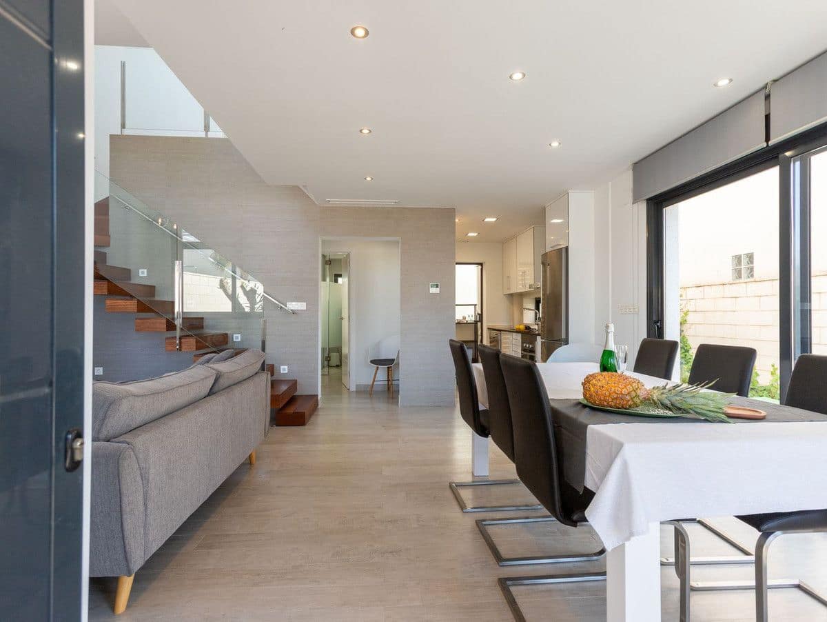 3 bedroom Villa for sale in Dona Pepa with pool - € 389,000 (Ref: 10017955)