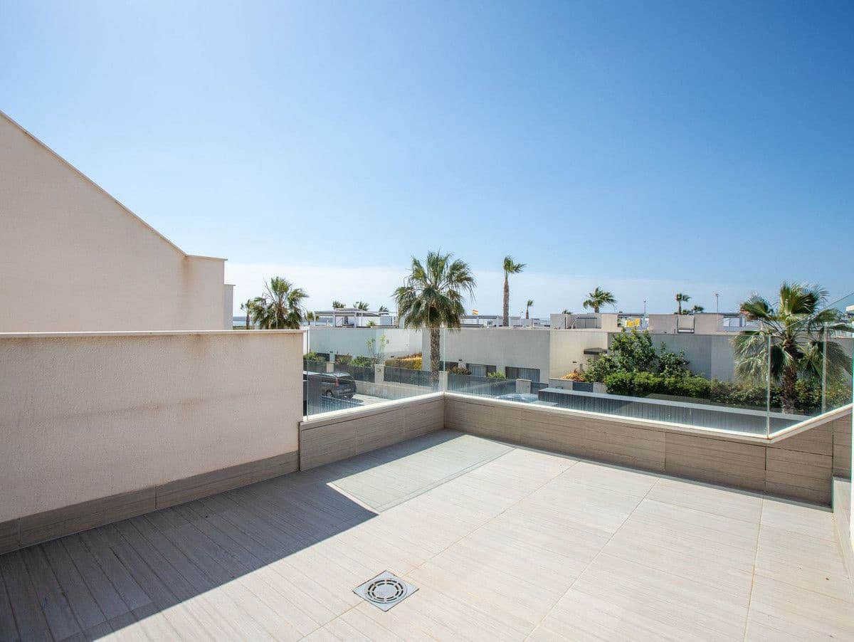 3 bedroom Villa for sale in Dona Pepa with pool - € 389,000 (Ref: 10017955)