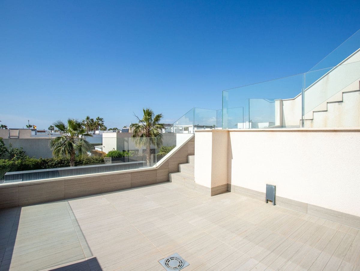 3 bedroom Villa for sale in Dona Pepa with pool - € 389,000 (Ref: 10017955)