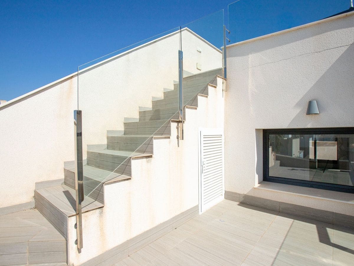 3 bedroom Villa for sale in Dona Pepa with pool - € 389,000 (Ref: 10017955)