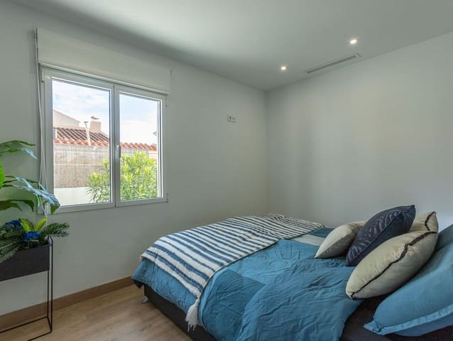 4 makuuhuone Huvila myytävänä paikassa La Siesta, Torrevieja mukana uima-altaan - 620 000 € (Ref: 10017956)