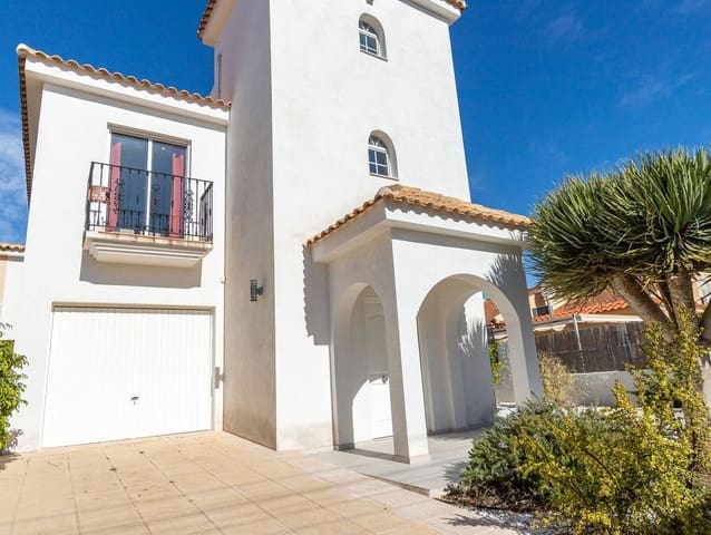 4 makuuhuone Huvila myytävänä paikassa La Siesta, Torrevieja mukana uima-altaan - 620 000 € (Ref: 10017956)