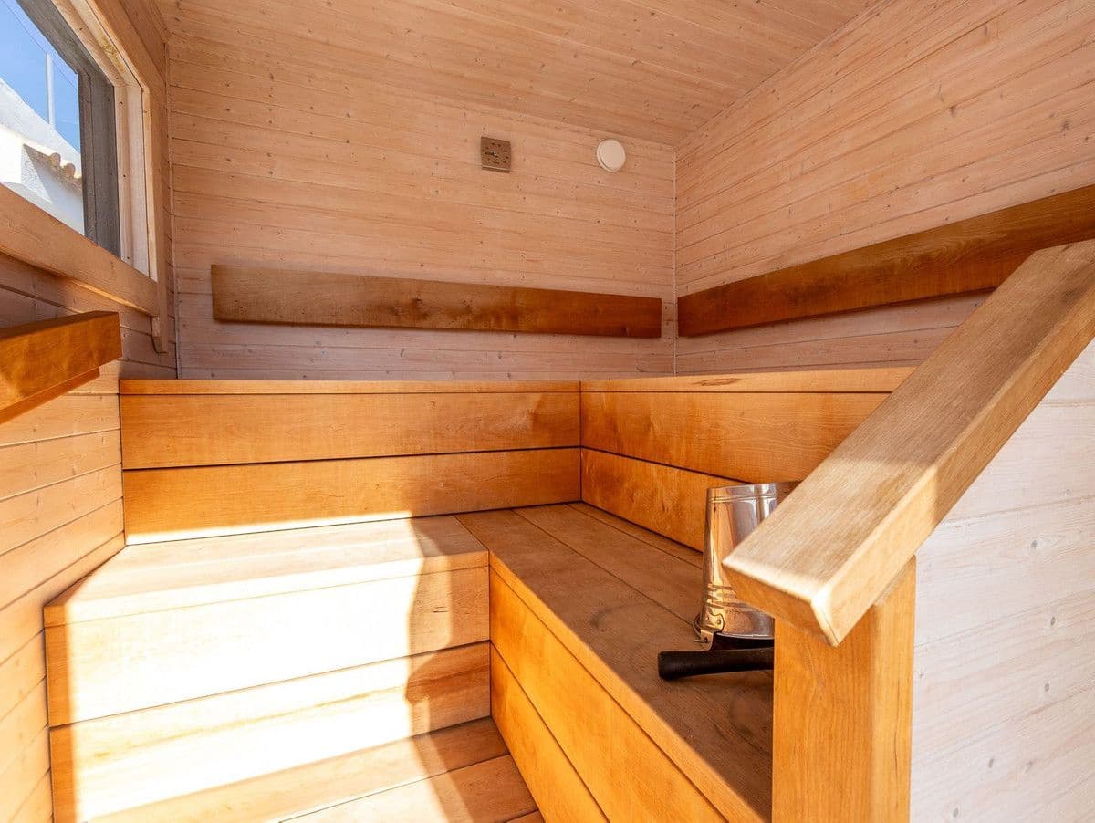 4 makuuhuone Huvila myytävänä paikassa La Siesta mukana uima-altaan - 620 000 € (Ref: 10017956)