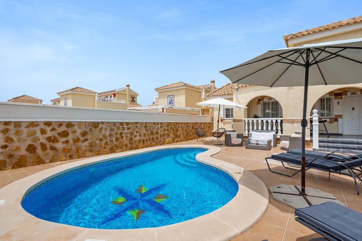 3 Zimmer Villa zu verkaufen in Gran Alacant mit Pool - 479.000 € (Ref: 10017958)