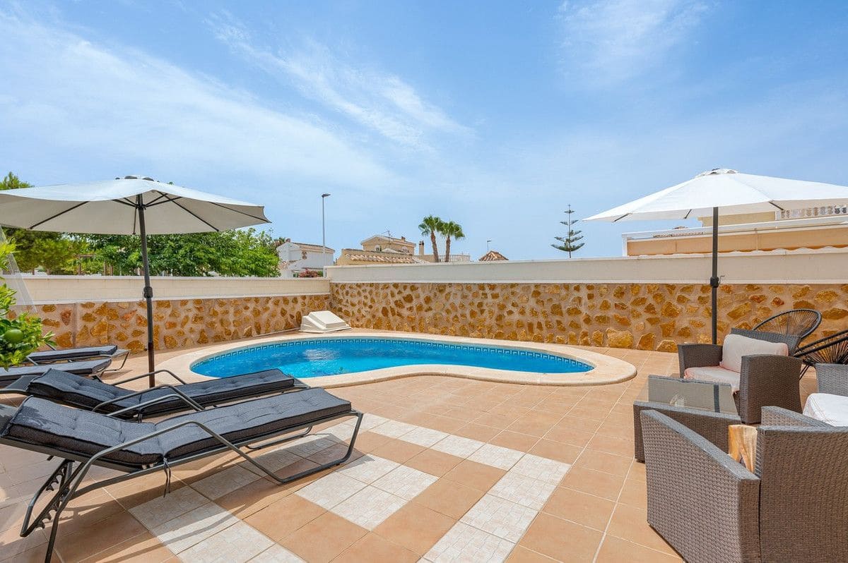 3 Zimmer Villa zu verkaufen in Gran Alacant mit Pool - 479.000 € (Ref: 10017958)