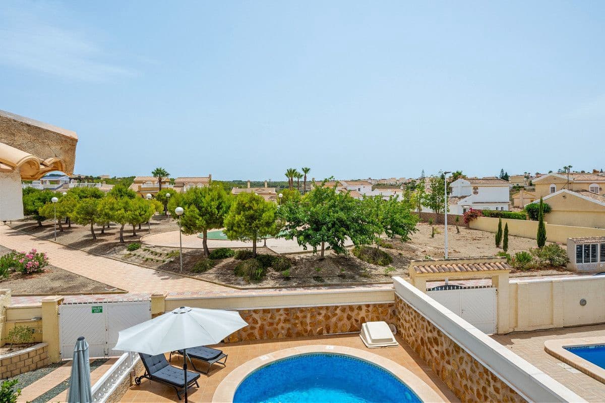 3 Zimmer Villa zu verkaufen in Gran Alacant mit Pool - 479.000 € (Ref: 10017958)