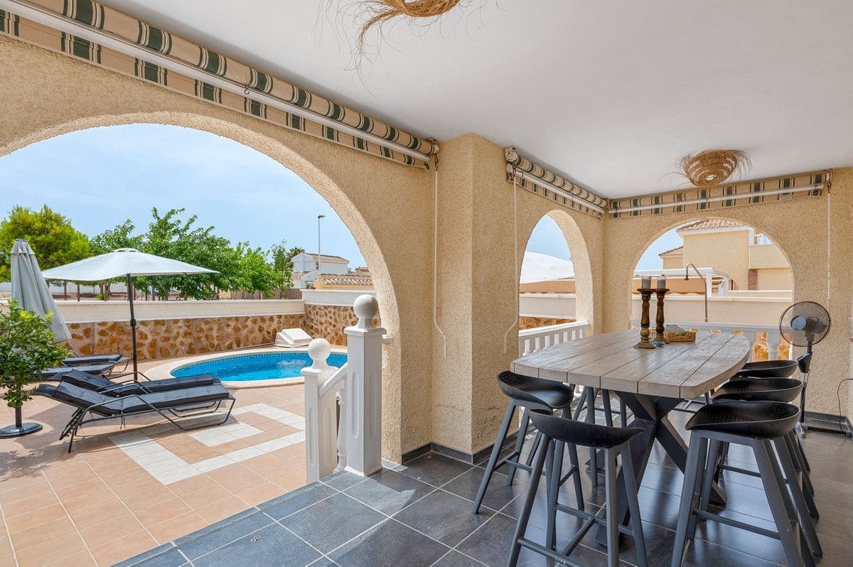 3 Zimmer Villa zu verkaufen in Gran Alacant mit Pool - 479.000 € (Ref: 10017958)