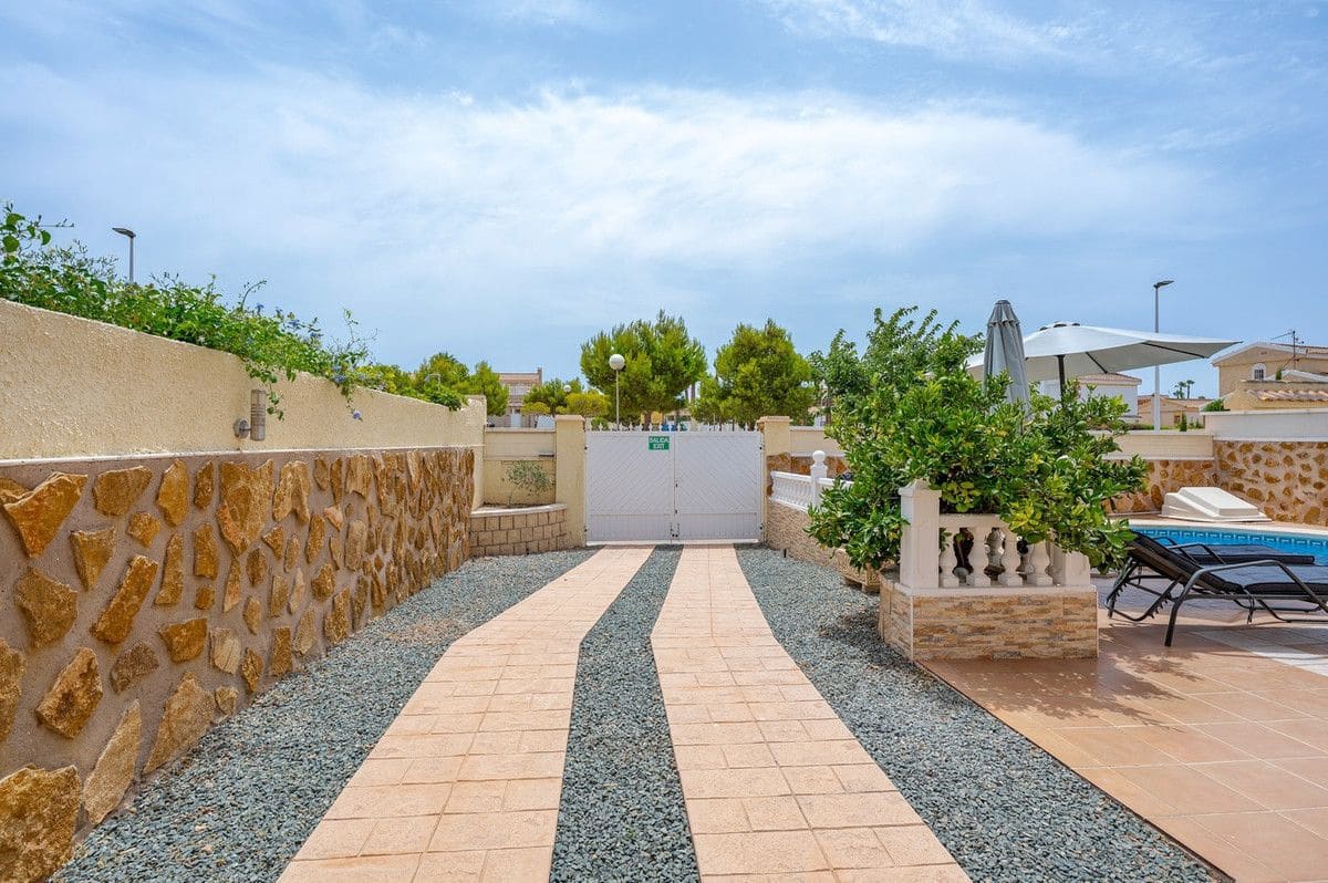 3 Zimmer Villa zu verkaufen in Gran Alacant mit Pool - 479.000 € (Ref: 10017958)