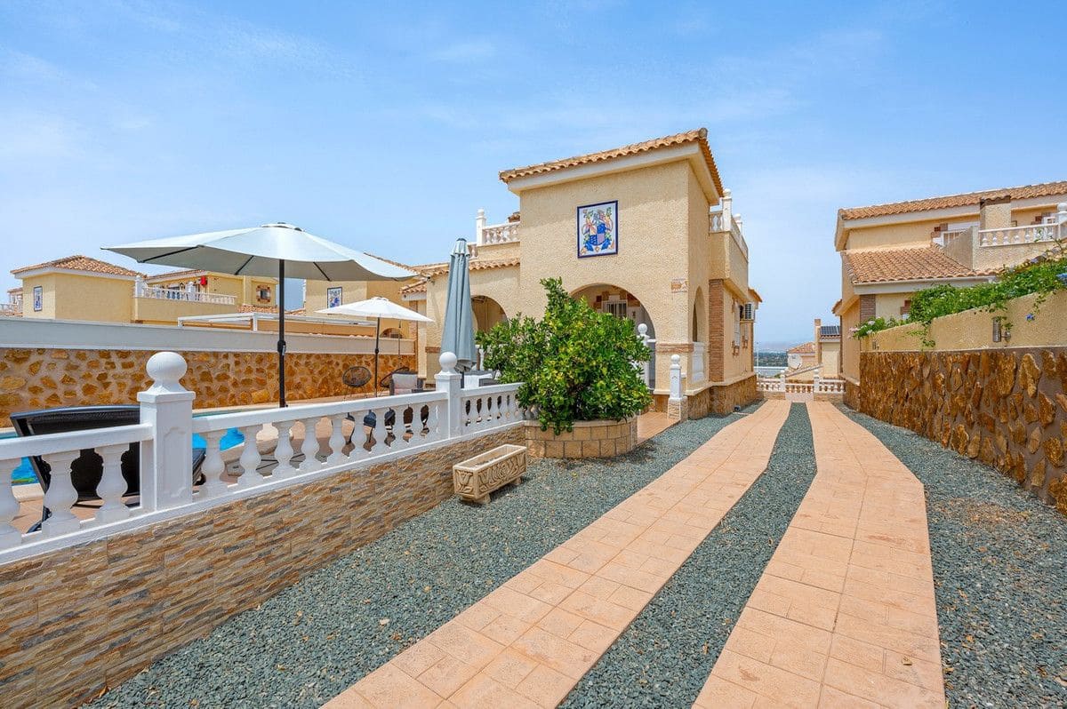3 Zimmer Villa zu verkaufen in Gran Alacant mit Pool - 479.000 € (Ref: 10017958)