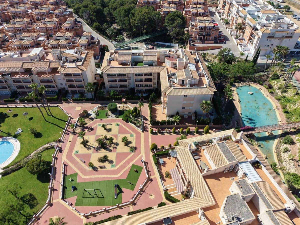 3 soveværelse Lejlighed til salg i Orihuela Costa med swimmingpool - € 240.000 (Ref: 10017959)