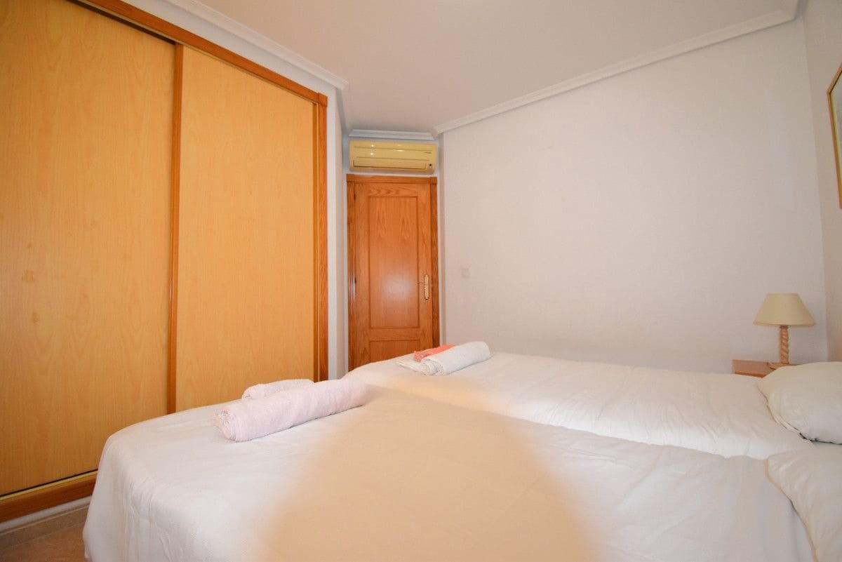 3 soveværelse Lejlighed til salg i Orihuela Costa med swimmingpool - € 240.000 (Ref: 10017959)
