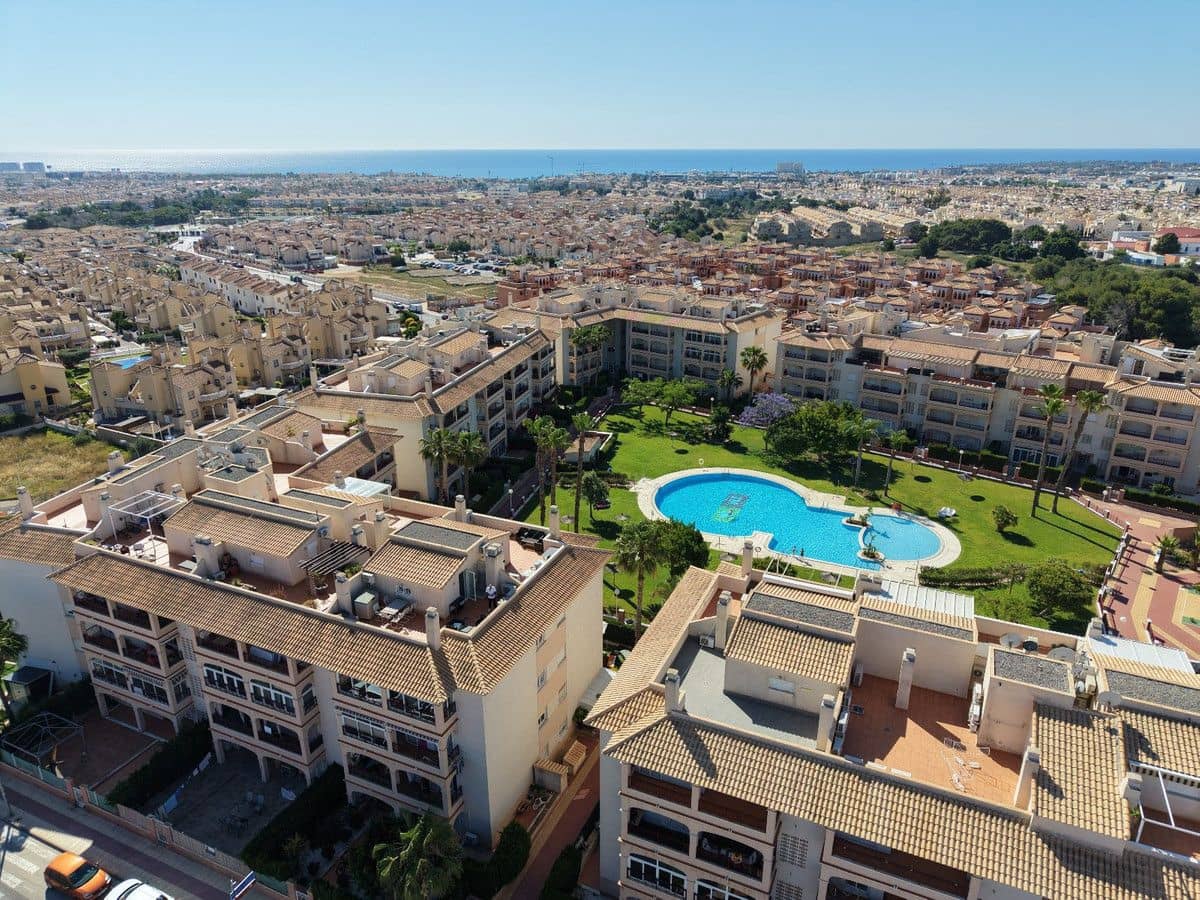 3 soveværelse Lejlighed til salg i Orihuela Costa med swimmingpool - € 240.000 (Ref: 10017959)