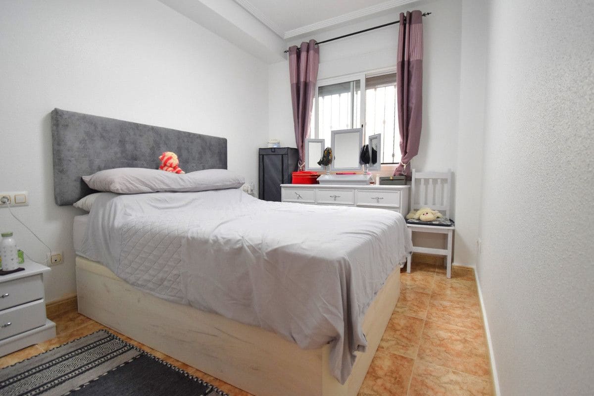 2 chambre Appartement à vendre à Orihuela Costa avec piscine - 179 000 € (Ref: 10017961)