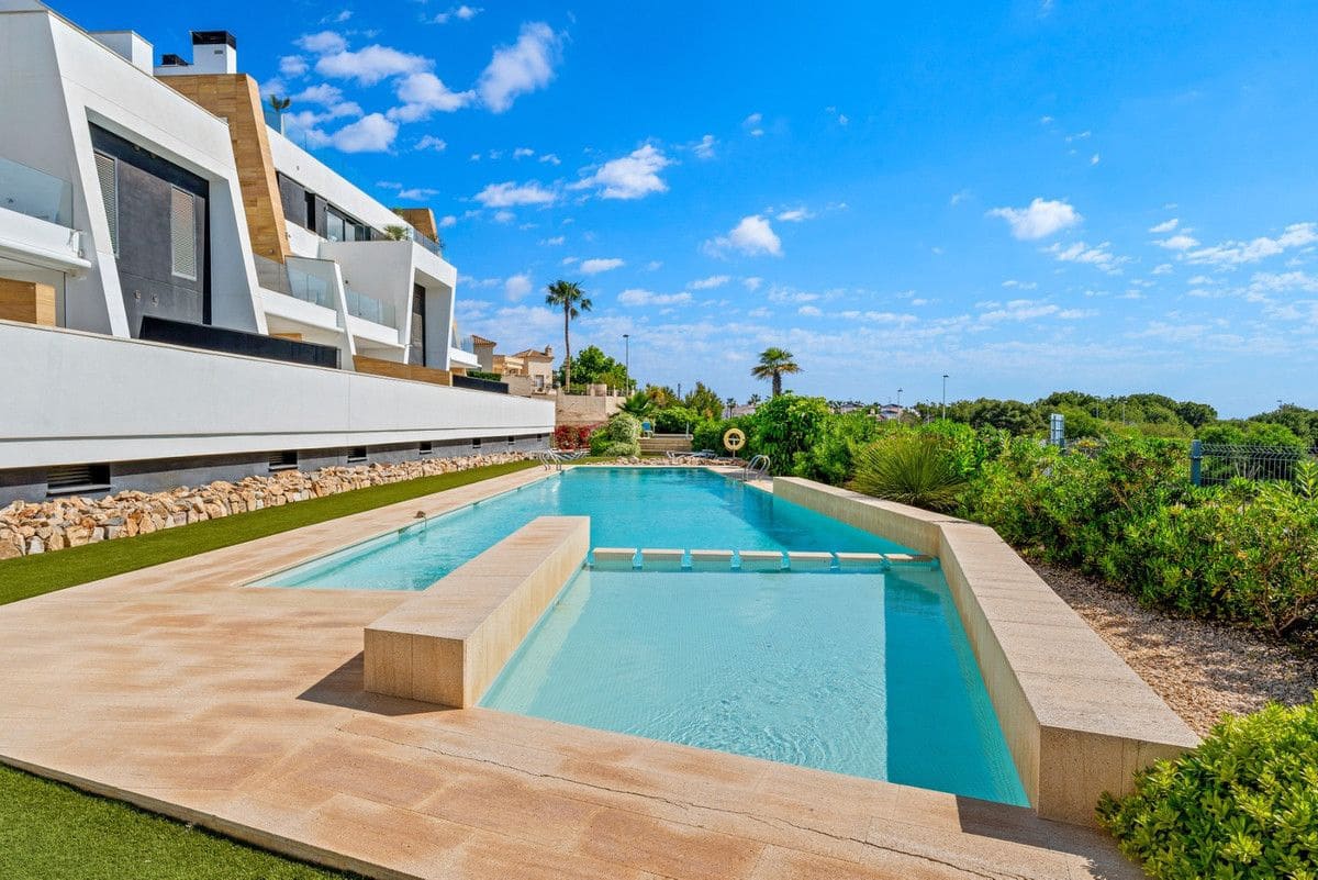 Apartamento de 2 habitaciones en Orihuela Costa en venta - 355.000 € (Ref: 10017965)