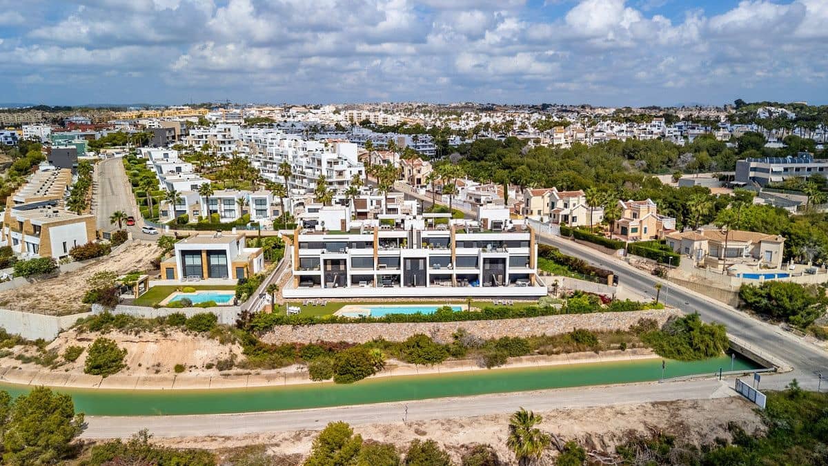 Apartamento de 2 habitaciones en Orihuela Costa en venta - 355.000 € (Ref: 10017965)