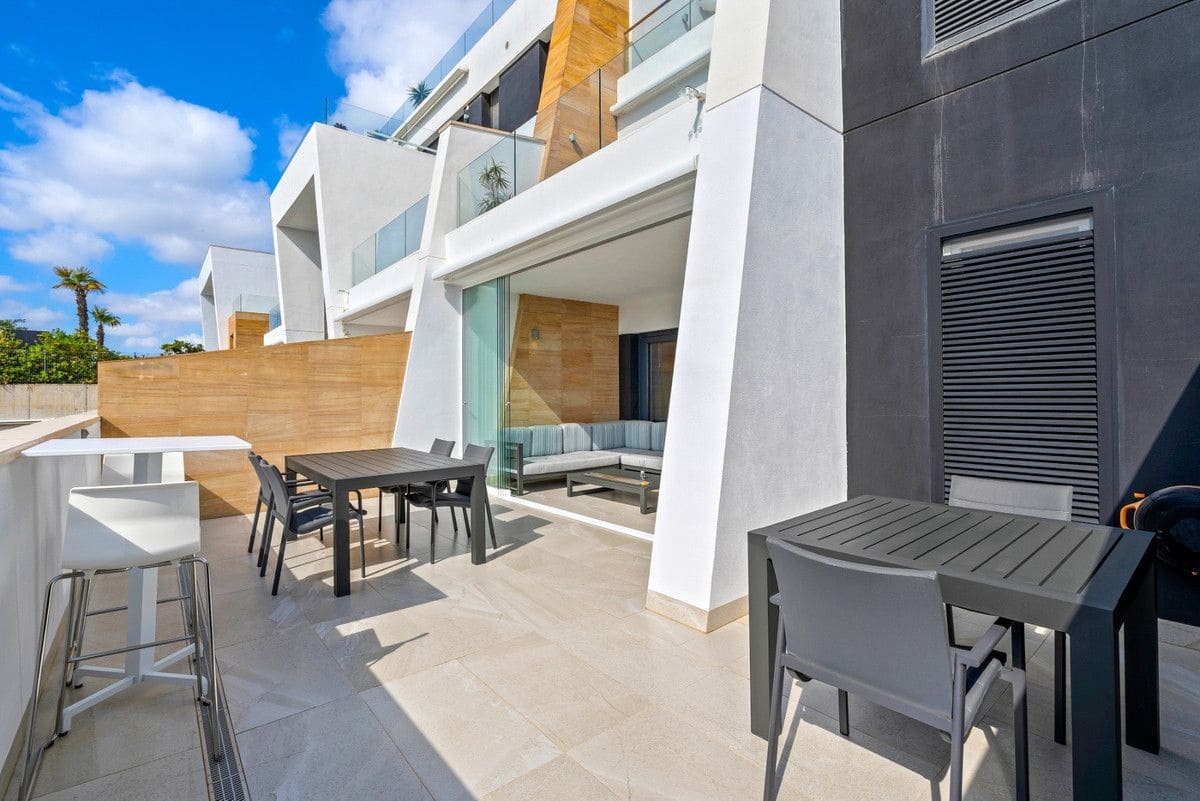 Apartamento de 2 habitaciones en Orihuela Costa en venta - 355.000 € (Ref: 10017965)