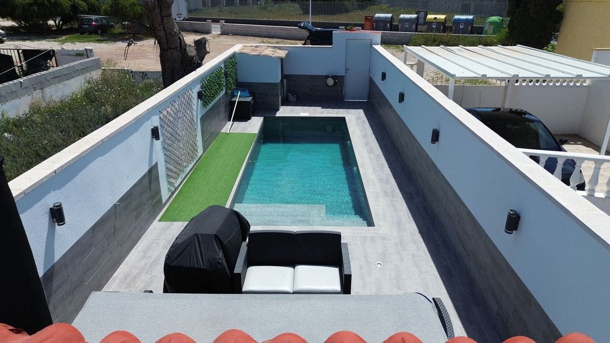 2 sovrum Villa till salu i Torrevieja med pool - 198 000 € (Ref: 10017969)