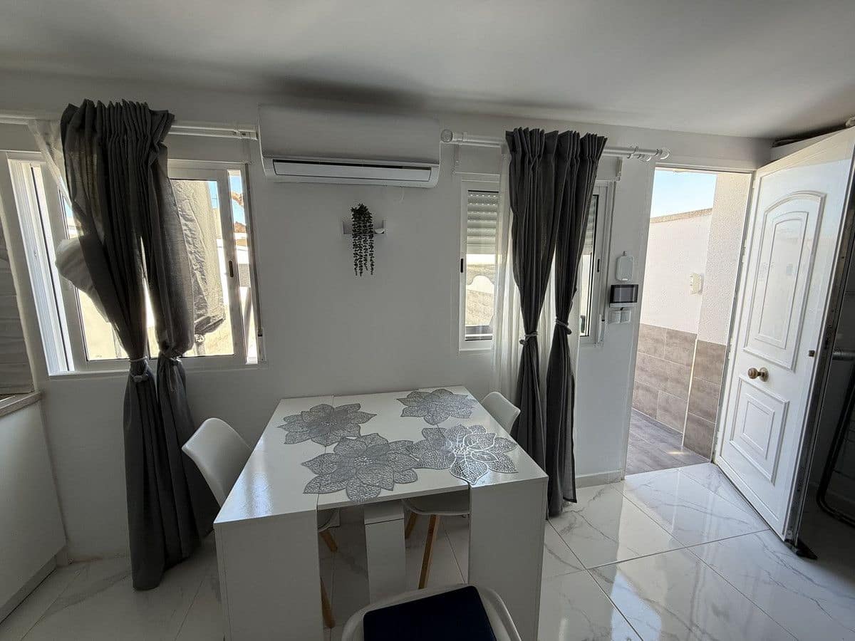 2 sovrum Villa till salu i Torrevieja med pool - 198 000 € (Ref: 10017969)
