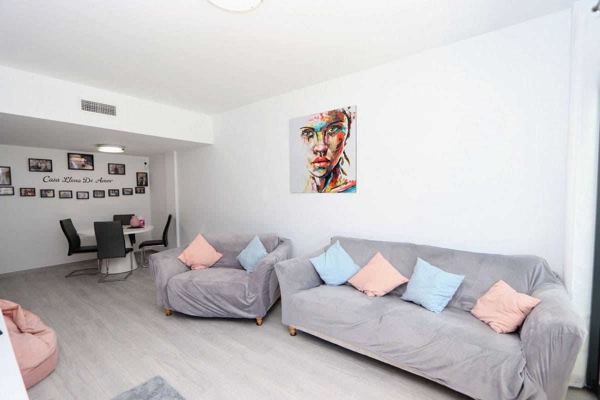 3 makuuhuone Huoneisto myytävänä paikassa Orihuela Costa mukana uima-altaan - 320 000 € (Ref: 10017970)