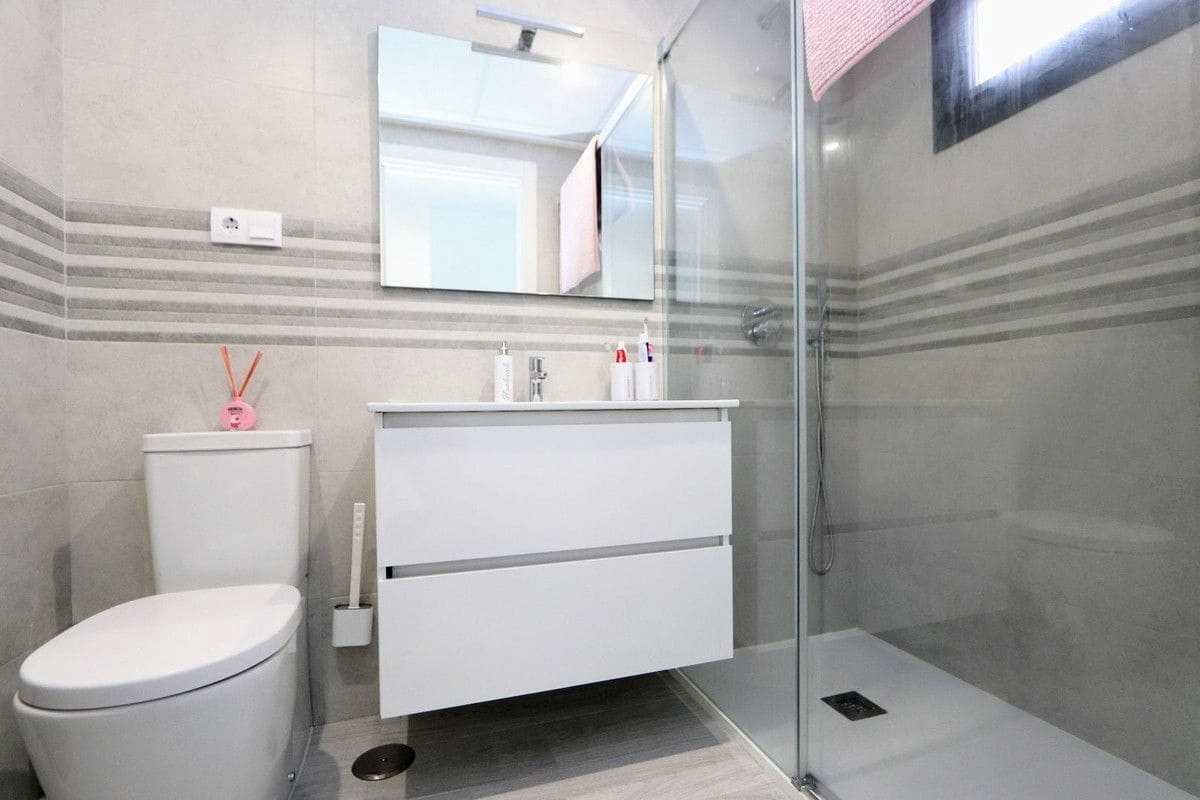 3 makuuhuone Huoneisto myytävänä paikassa Orihuela Costa mukana uima-altaan - 320 000 € (Ref: 10017970)