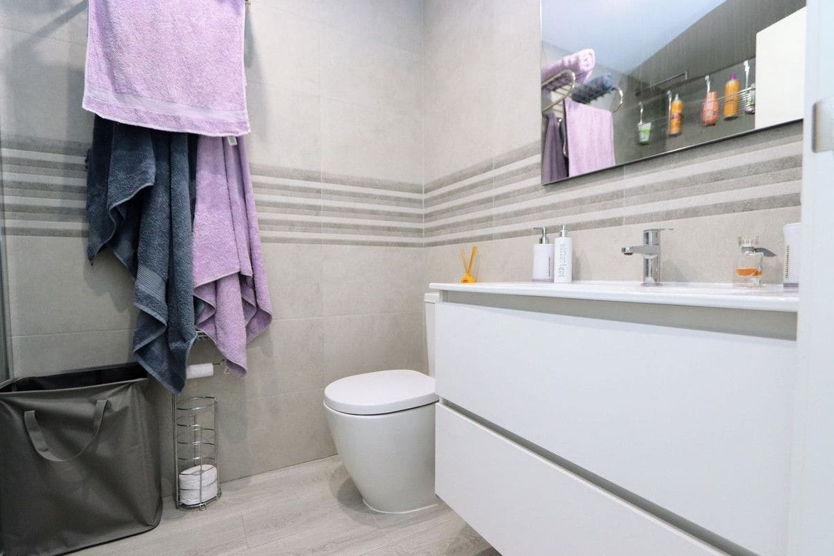 3 makuuhuone Huoneisto myytävänä paikassa Orihuela Costa mukana uima-altaan - 320 000 € (Ref: 10017970)