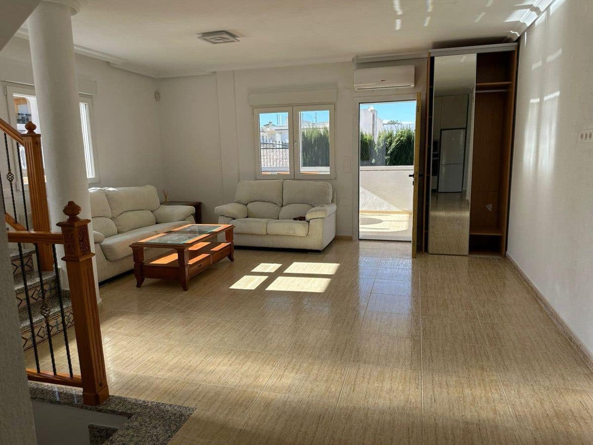 Chalet de 4 habitaciones en Orihuela Costa en venta - 470.000 € (Ref: 10017977)