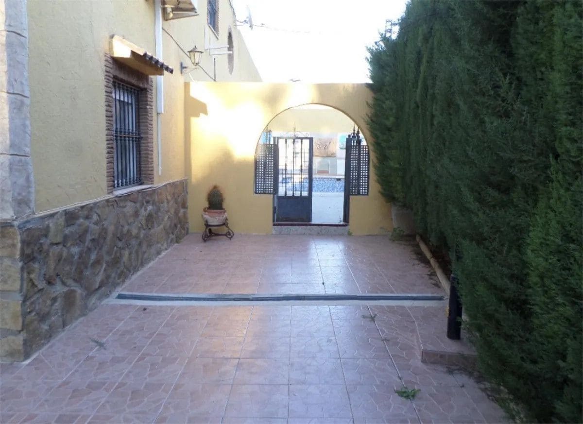 4 bedroom Villa for sale in Orihuela - € 375,000 (Ref: 10017978)