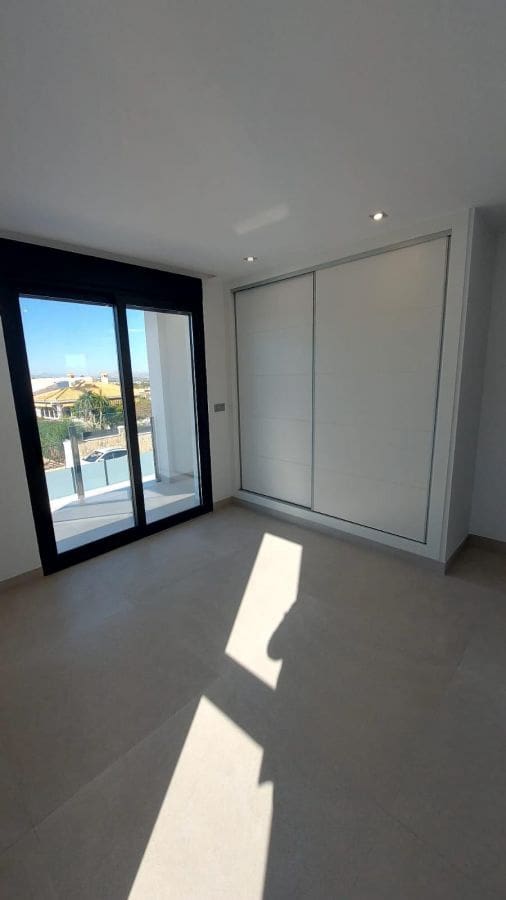 Chalet de 3 habitaciones en La Florida en venta - 650.000 € (Ref: 10017980)