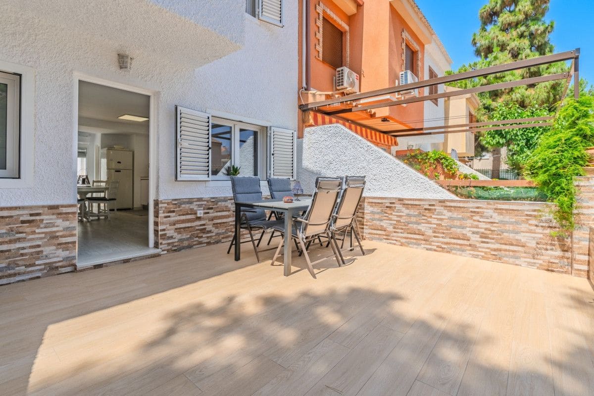 3 bedroom Townhouse for sale in Los Alcazares - € 298,000 (Ref: 10017982)