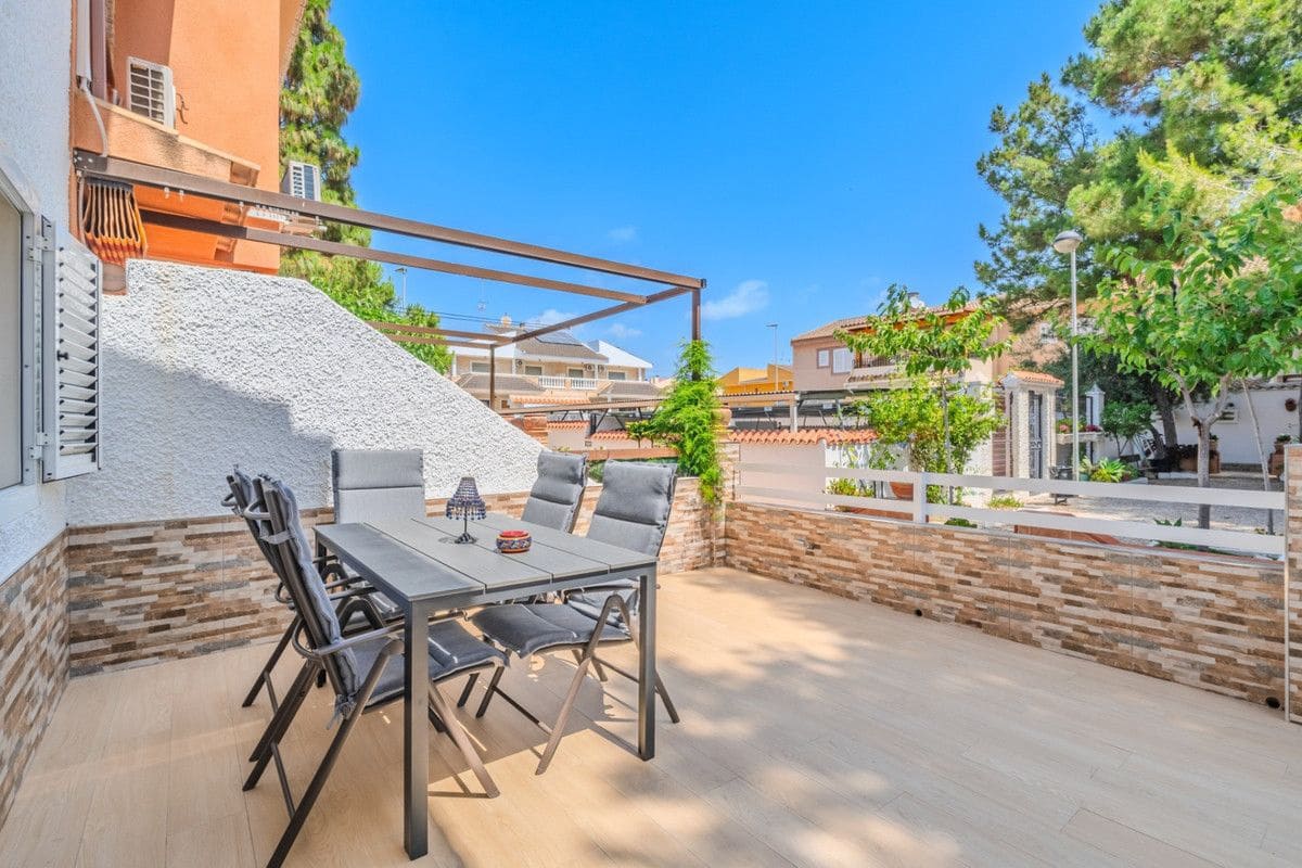 3 bedroom Townhouse for sale in Los Alcazares - € 298,000 (Ref: 10017982)