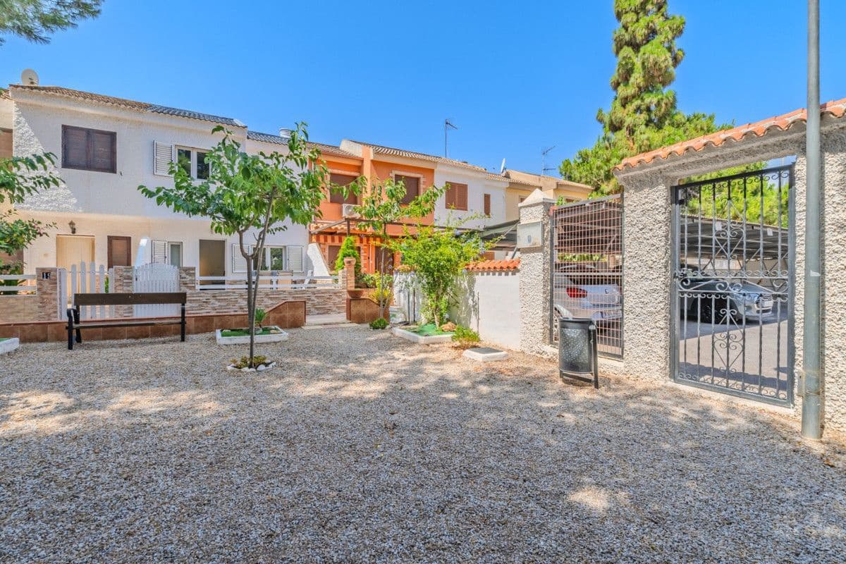3 bedroom Townhouse for sale in Los Alcazares - € 298,000 (Ref: 10017982)