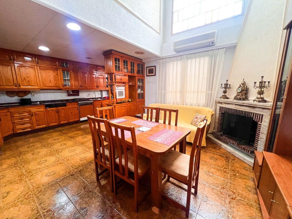 5 slaapkamer Appartement te koop in Guardamar del Segura - € 380.000 (Ref: 10017983)