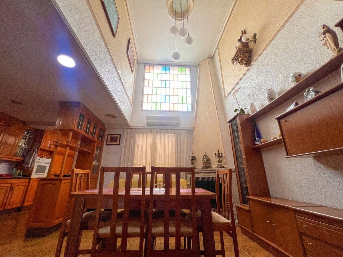5 slaapkamer Appartement te koop in Guardamar del Segura - € 380.000 (Ref: 10017983)