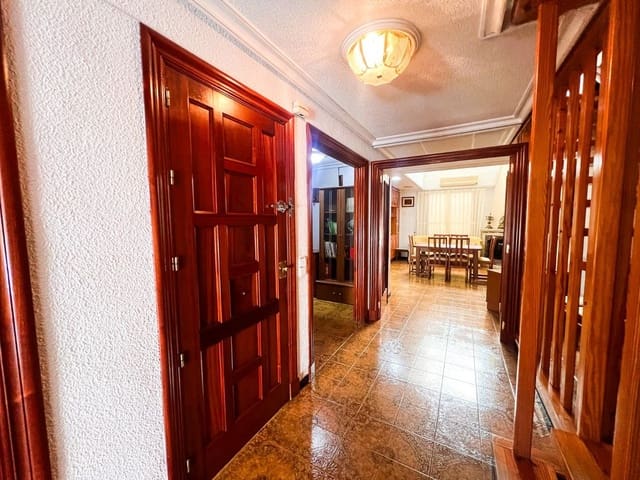 5 slaapkamer Appartement te koop in Guardamar del Segura - € 380.000 (Ref: 10017983)