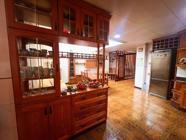 5 slaapkamer Appartement te koop in Guardamar del Segura - € 380.000 (Ref: 10017983)