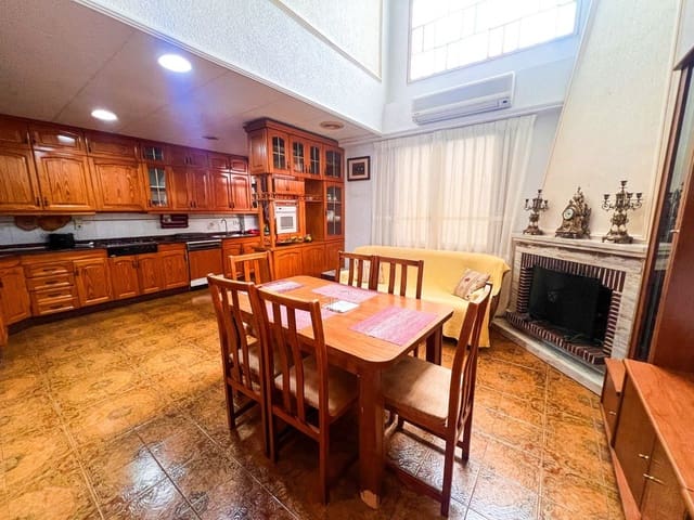 5 slaapkamer Appartement te koop in Guardamar del Segura - € 380.000 (Ref: 10017983)