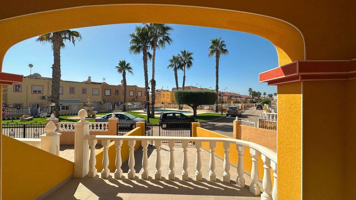 2 bedroom Townhouse for sale in Orihuela Costa with pool - € 255,000 (Ref: 10017984)