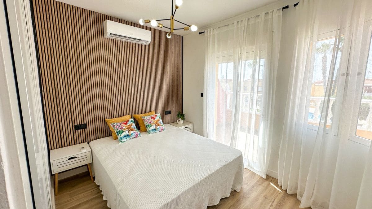 2 bedroom Townhouse for sale in Orihuela Costa with pool - € 255,000 (Ref: 10017984)
