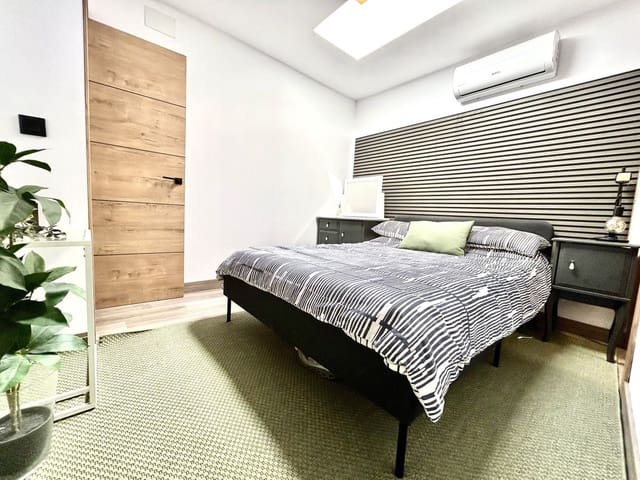 Casa de 4 habitaciones en San Miguel de Salinas en venta - 180.000 € (Ref: 10017987)