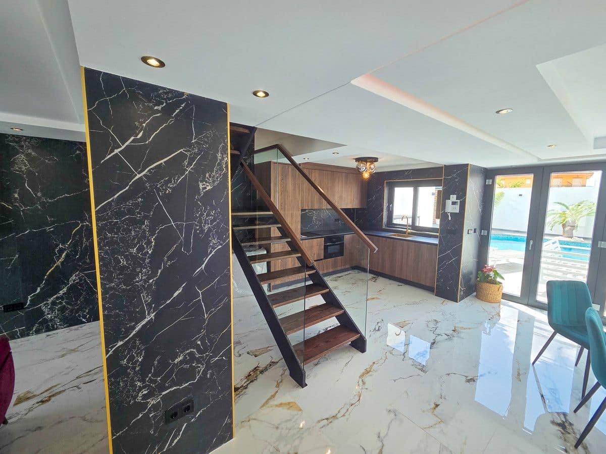 5 makuuhuone Paritalo myytävänä paikassa Los Urrutias - 499 000 € (Ref: 10017991)