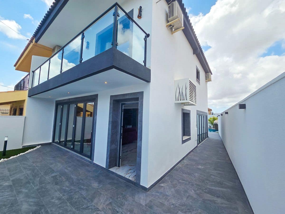 5 makuuhuone Paritalo myytävänä paikassa Los Urrutias - 499 000 € (Ref: 10017991)