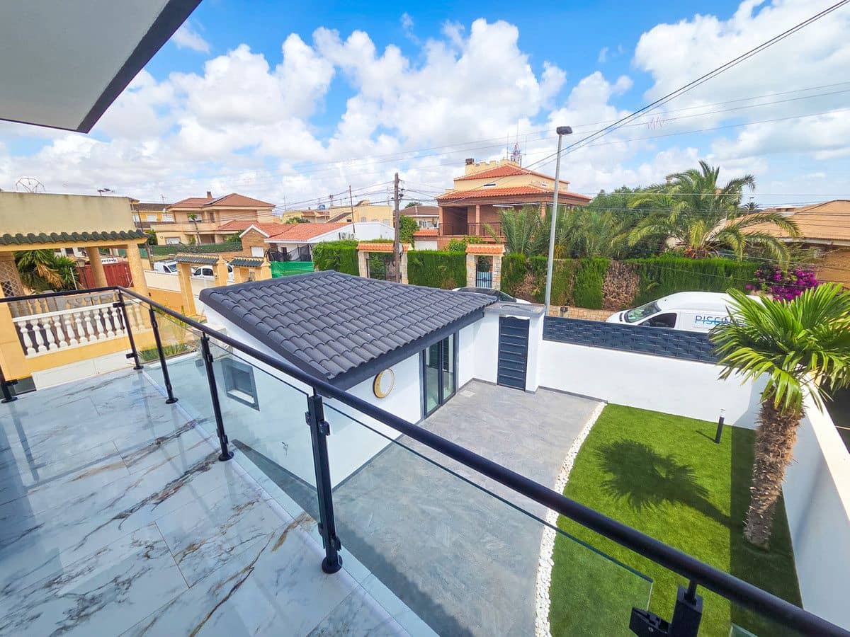 5 makuuhuone Paritalo myytävänä paikassa Los Urrutias - 499 000 € (Ref: 10017991)